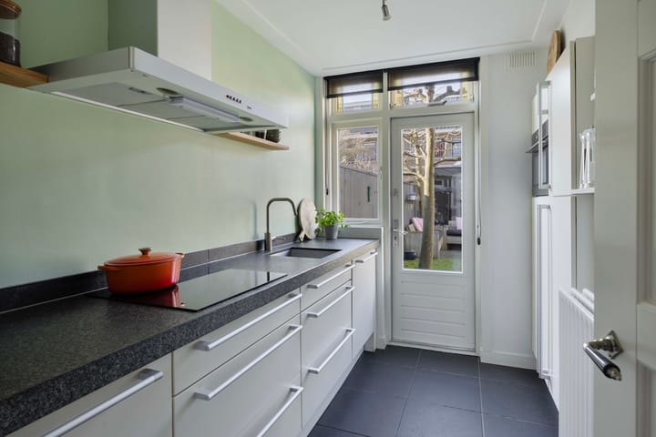 Foto 13 van Brederostraat 111