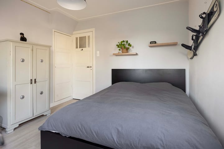 Foto 18 van Brederostraat 111