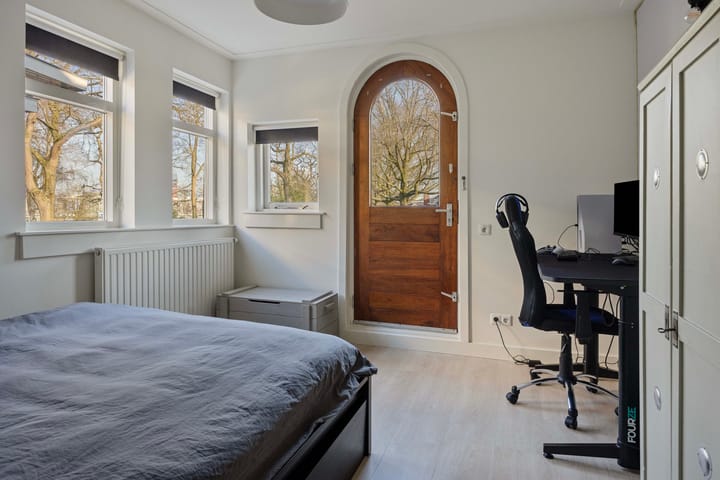 Foto 19 van Brederostraat 111