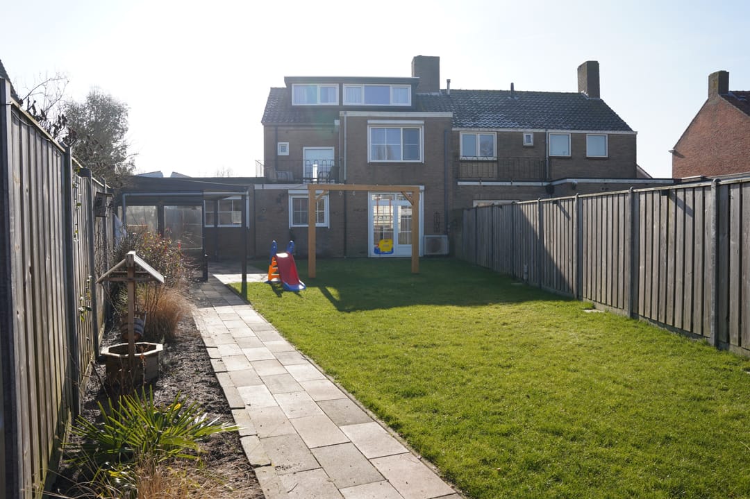 Photo 1 of Mr. J.E. Risseeuwstraat 27