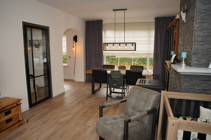 Photo 2 of Mr. J.E. Risseeuwstraat 27