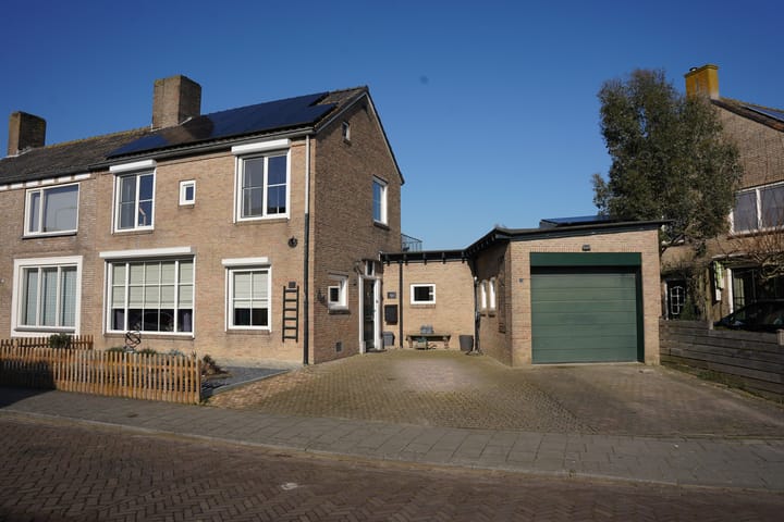 Photo 47 of Mr. J.E. Risseeuwstraat 27