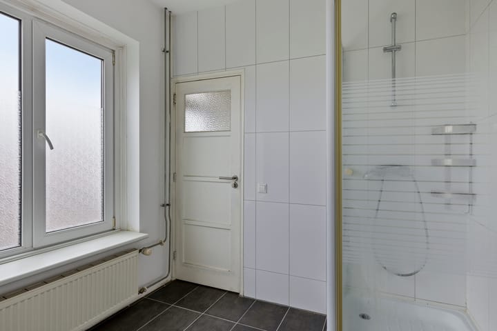 Foto 10 van Parallelweg 122-D