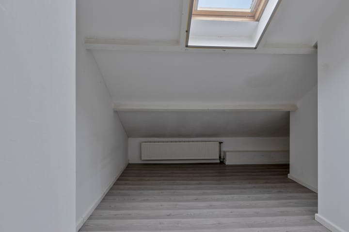 Foto 15 van Parallelweg 122-D