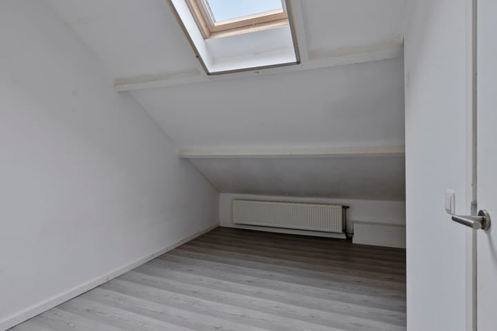 Foto 16 van Parallelweg 122-D