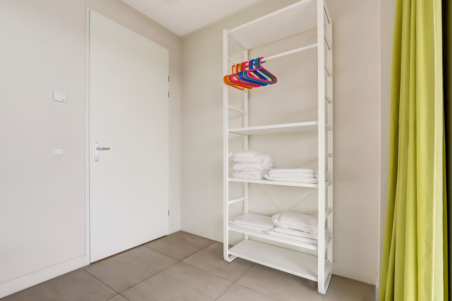 Foto 19 van Muidenweg 1-P