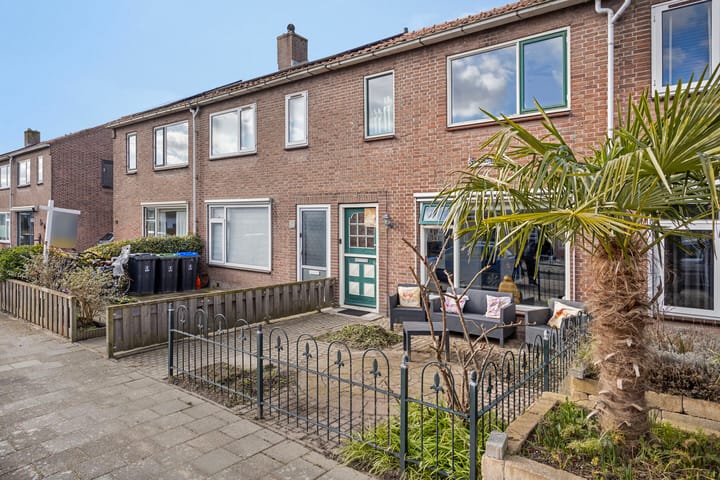 View photo of Roosenhoeklaan 33