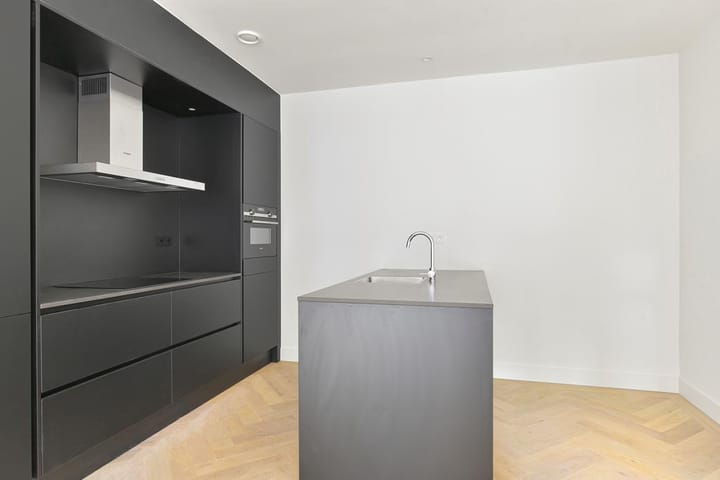 Photo 2 of Van Stolkweg 14-7