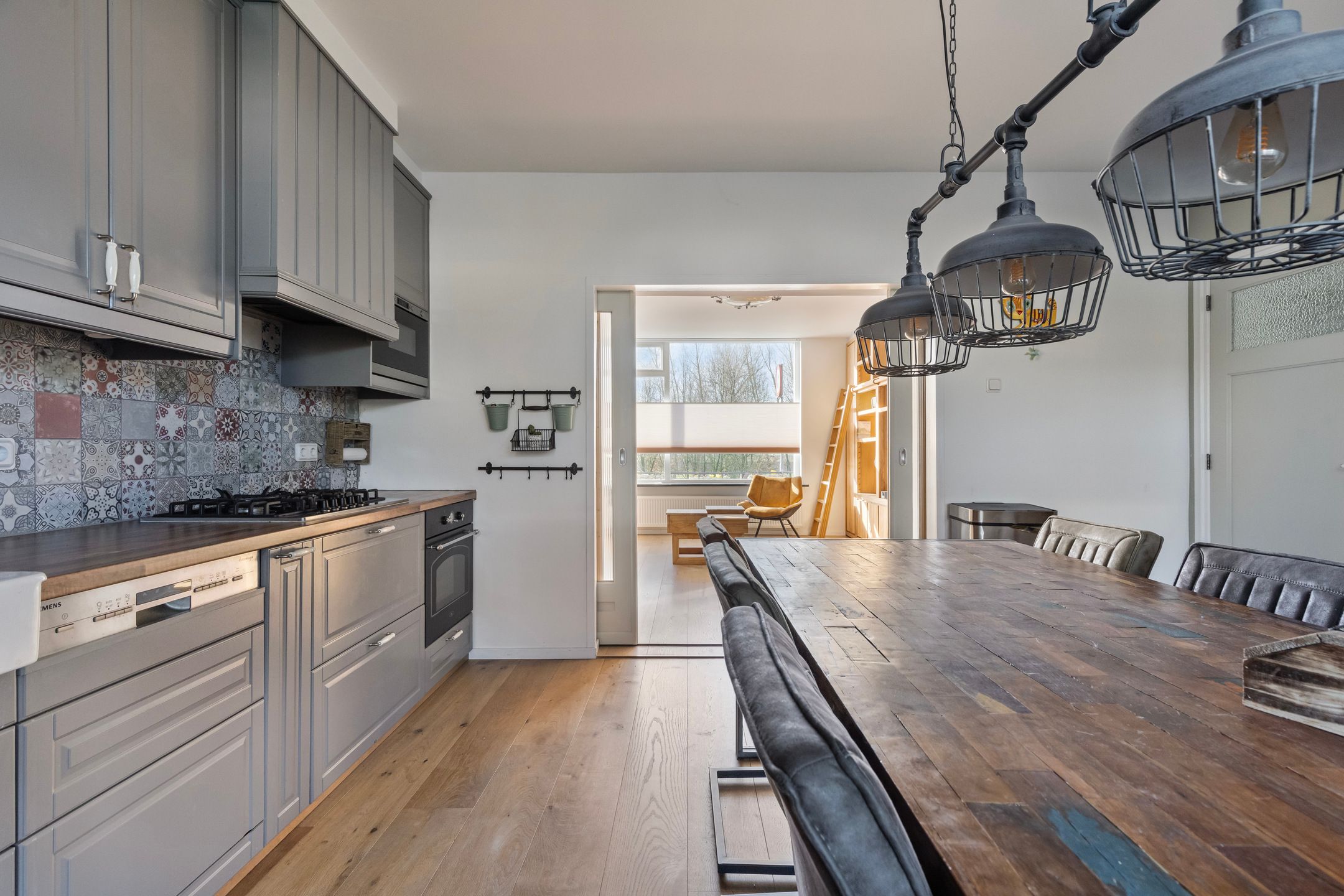 Foto 12 van Dennis Leestraat 77