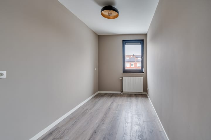 Foto 20 van Smaragd 47