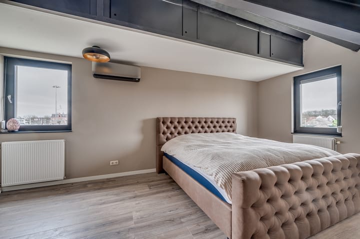 Foto 26 van Smaragd 47