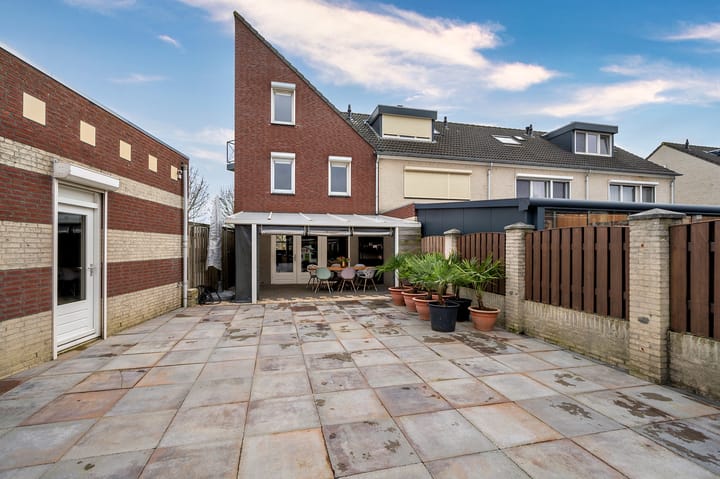 Foto 46 van Smaragd 47