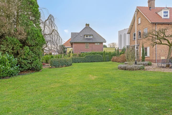 Photo 66 of Lievelderweg 27