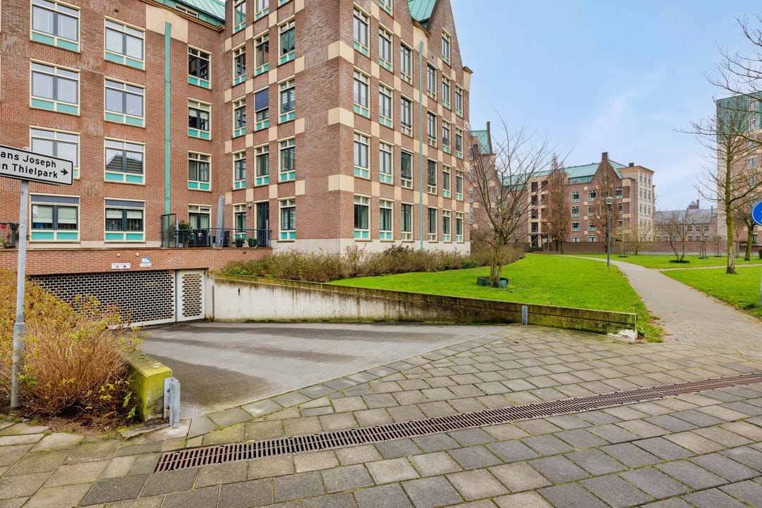 Foto 38 van Frans Joseph van Thielpark 142