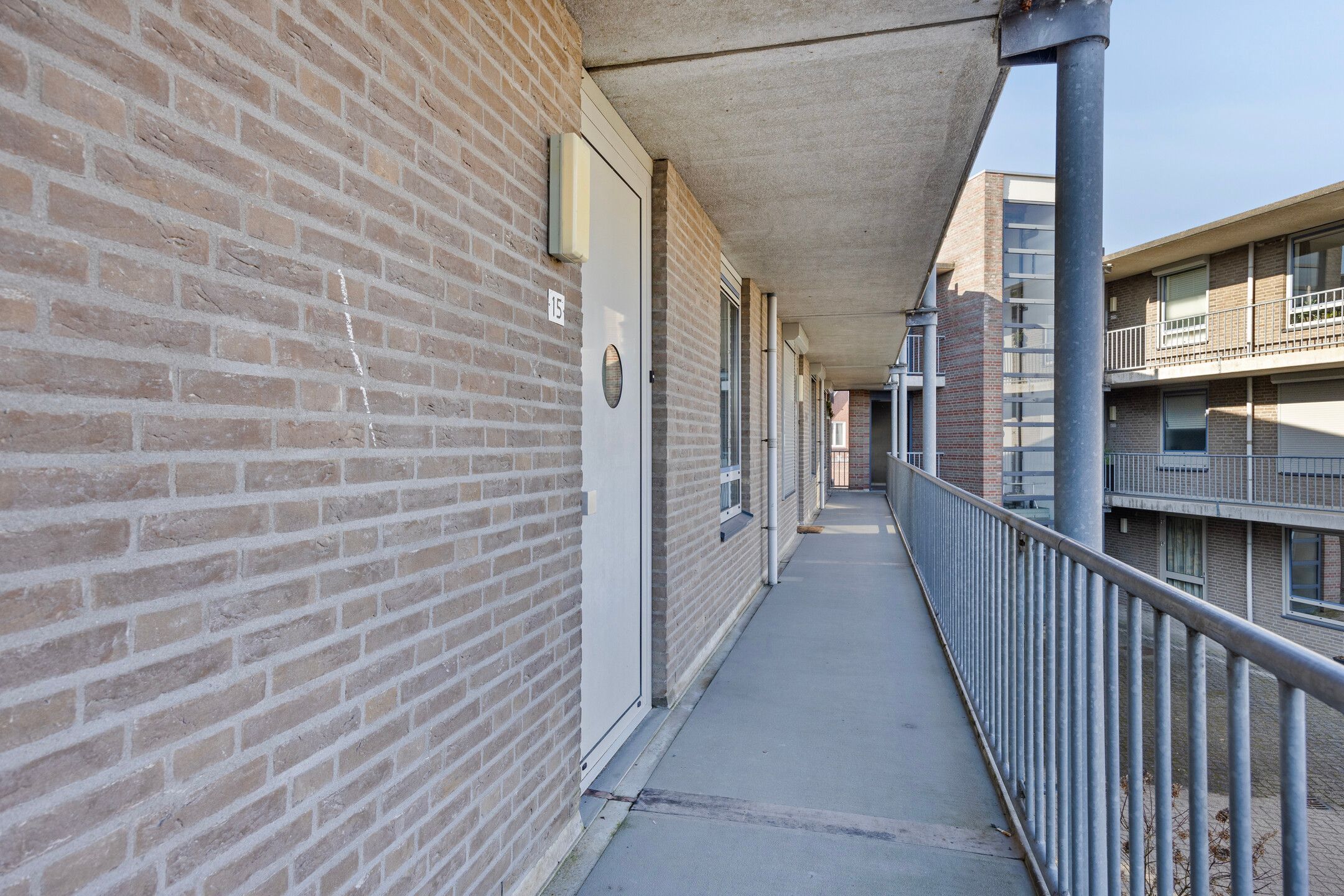 Foto 6 van Molenhoekplein 15