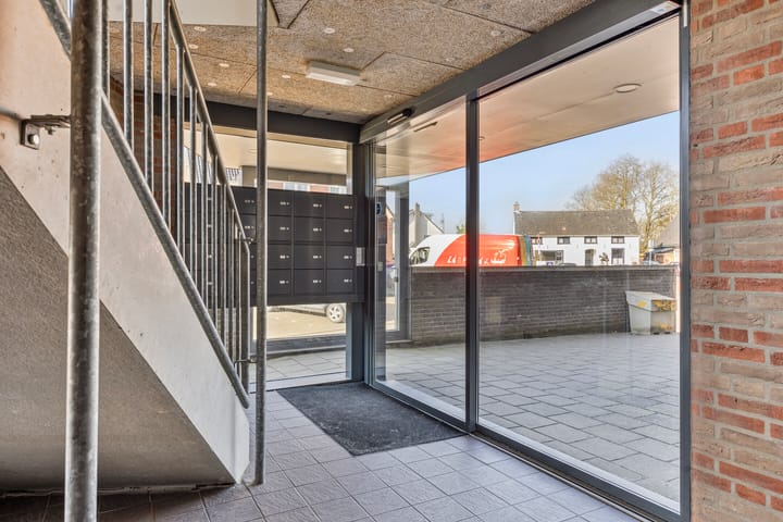 Photo 7 of Molenhoekplein 15