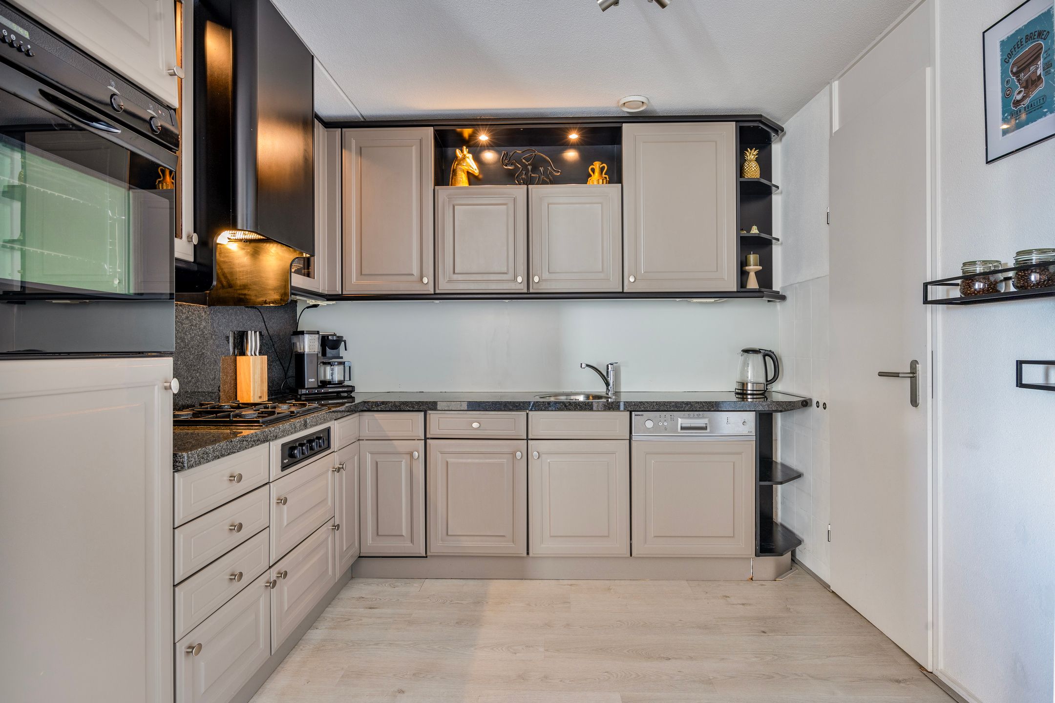 Foto 18 van Molenhoekplein 15