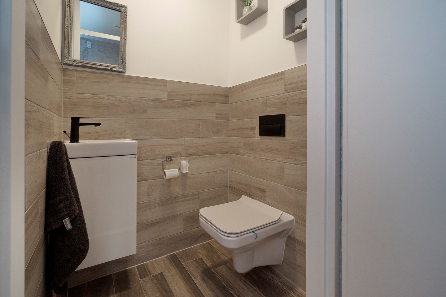 Photo 10 of Penningkruid 12