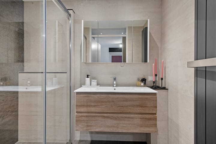 Photo 24 of Molenhoekplein 15