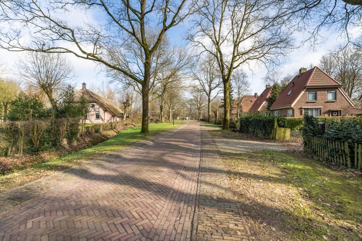 Photo 37 of Brugstraat 4