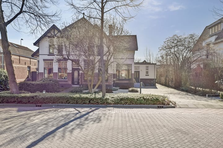 Foto 43 van Graaf Florisweg 54