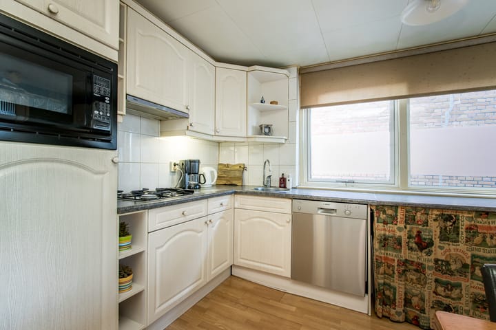 Photo 12 of Zouwendijk 38