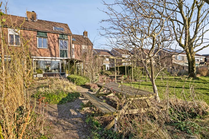 Photo 37 of Albardastraat 4