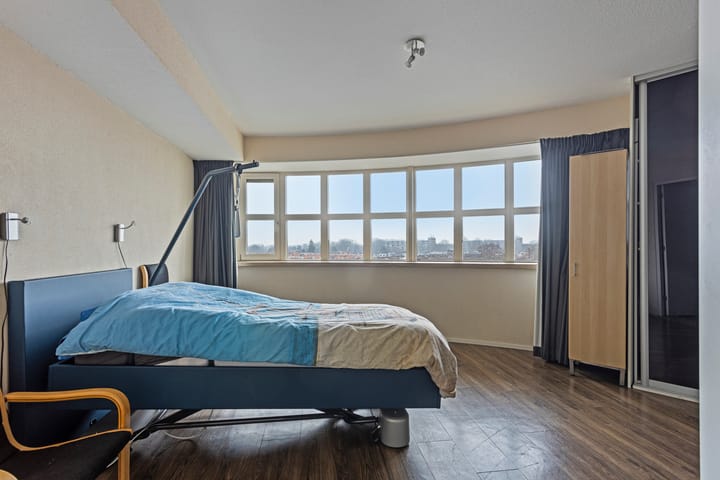 Foto 23 van Oosterweezenstraat 409