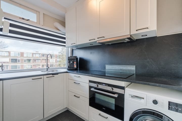 Photo 12 of Staringlaan 260