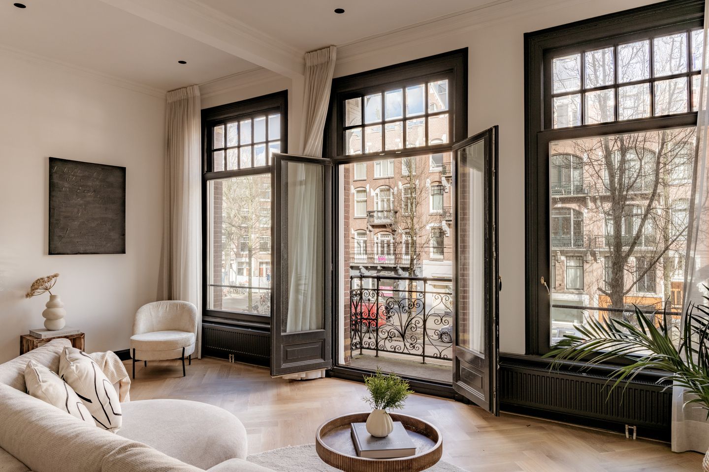 Foto 1 van Van Baerlestraat 126-1