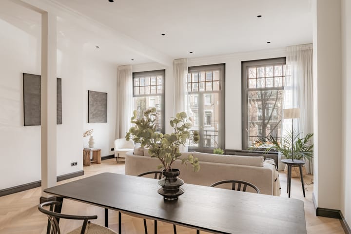 Photo 10 of Van Baerlestraat 126-1