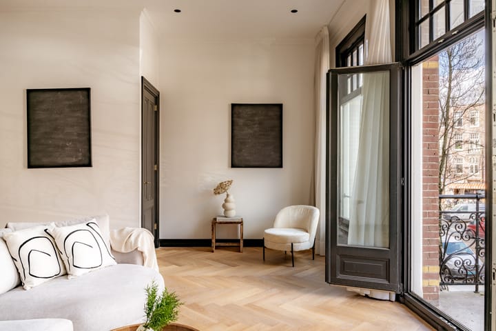 Photo 12 of Van Baerlestraat 126-1