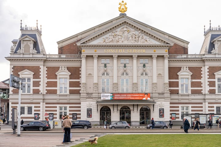 Photo 36 of Van Baerlestraat 126-1