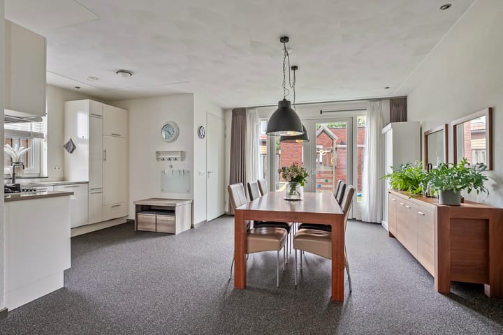 Foto 11 van Pastinaak 8