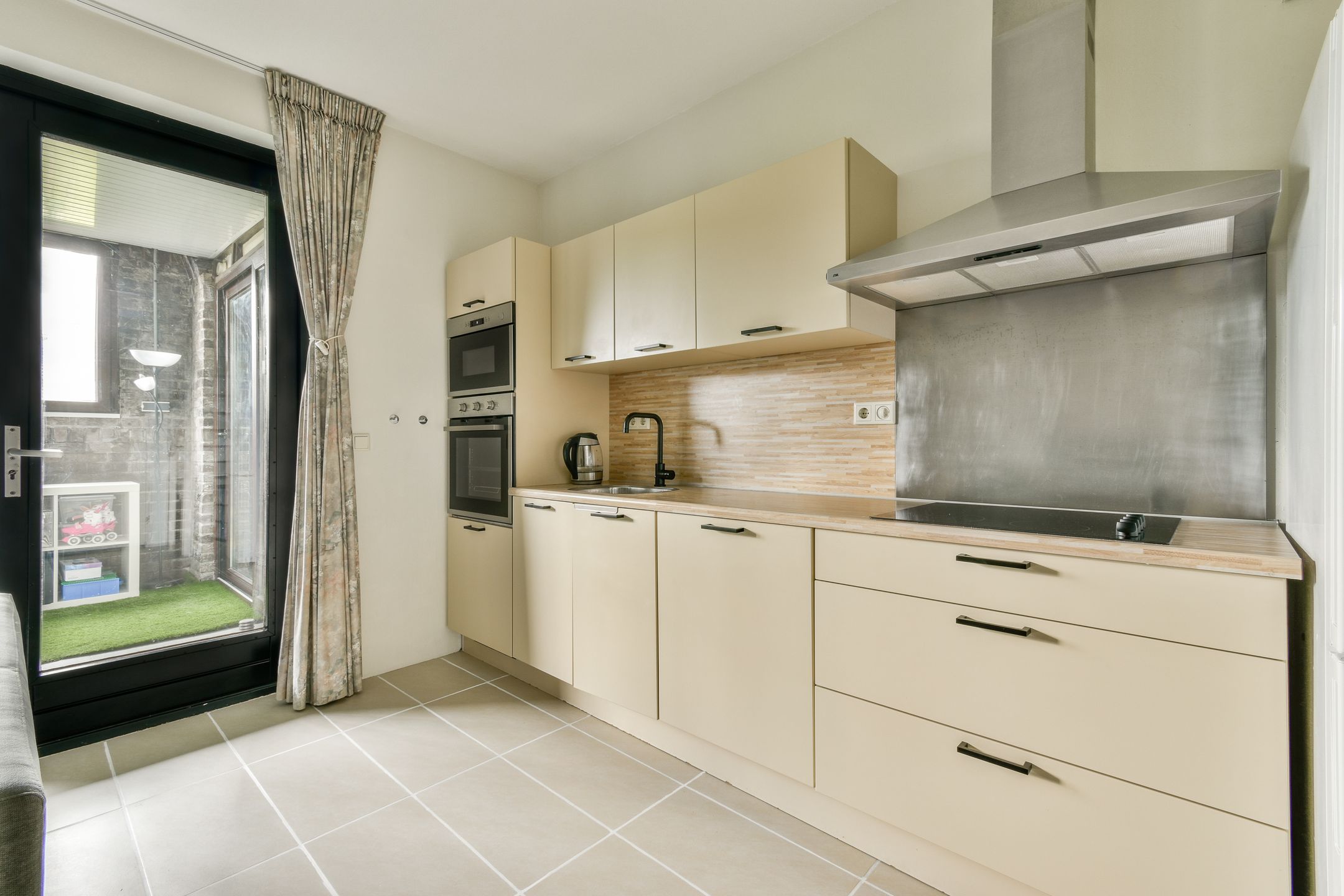 Photo 9 of 3e Kekerstraat 136