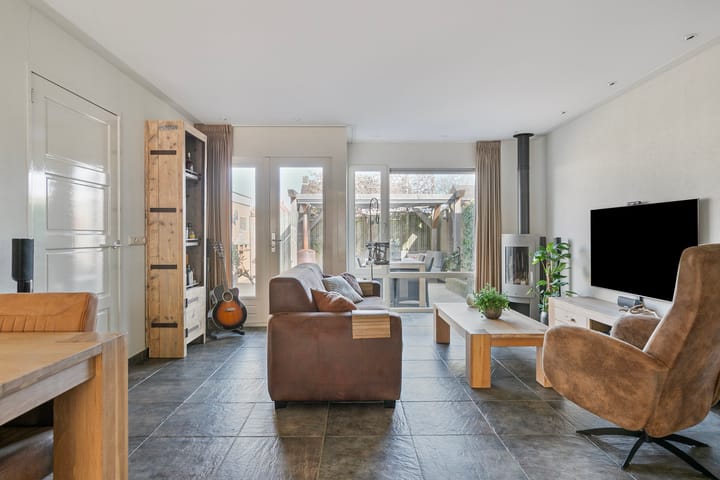 Foto 10 van Warmoesstraat 15