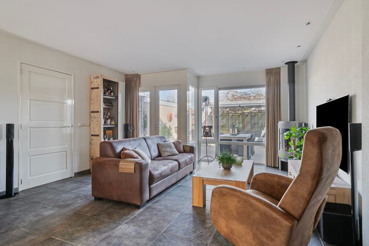 Foto 11 van Warmoesstraat 15