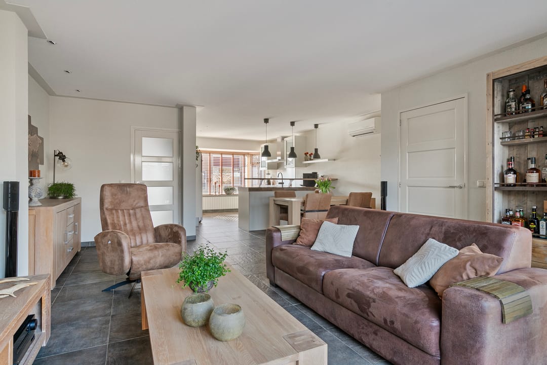 Foto 13 van Warmoesstraat 15