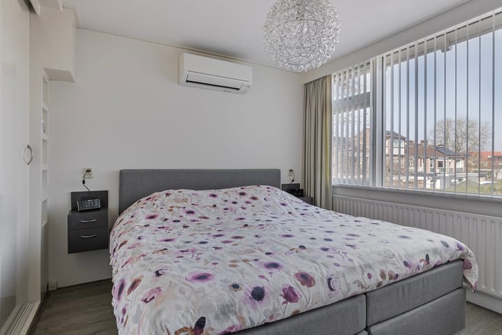 Foto 24 van Warmoesstraat 15