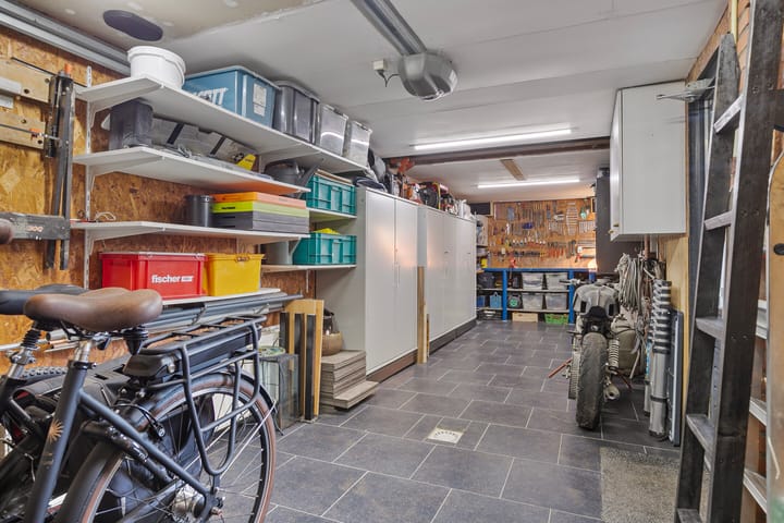 Foto 33 van Warmoesstraat 15