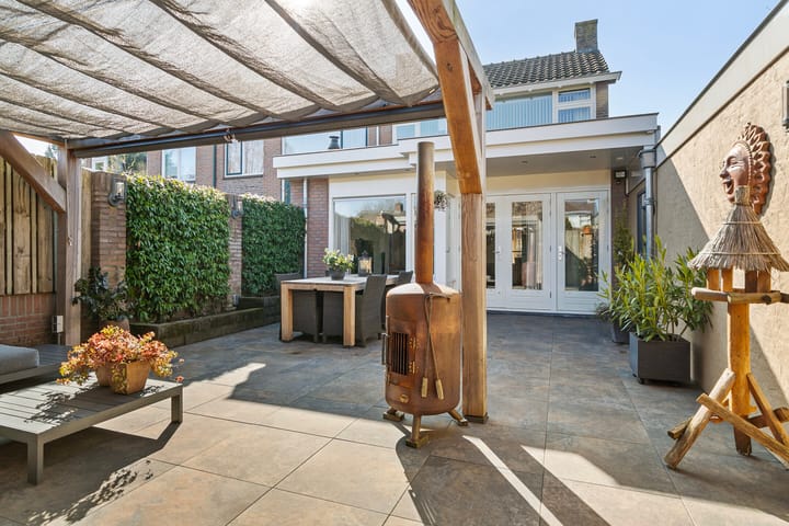 Foto 38 van Warmoesstraat 15