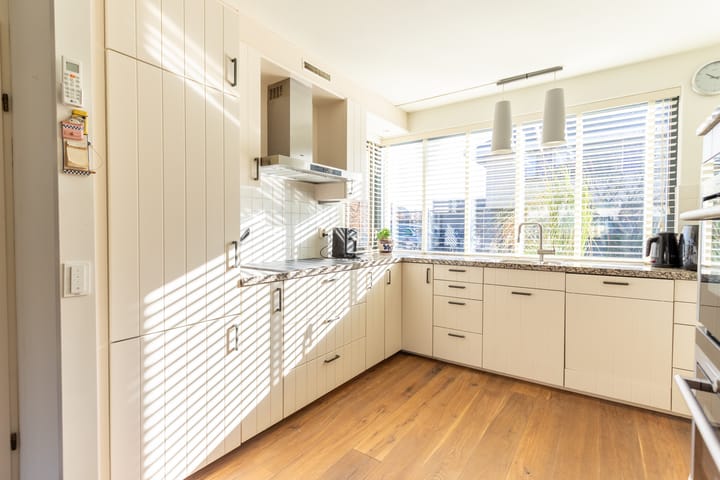 Photo 7 of Simon Vestdijkstraat 7