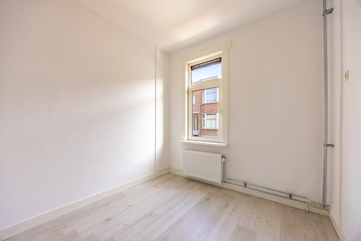 Photo 21 of Lyonnetstraat 117