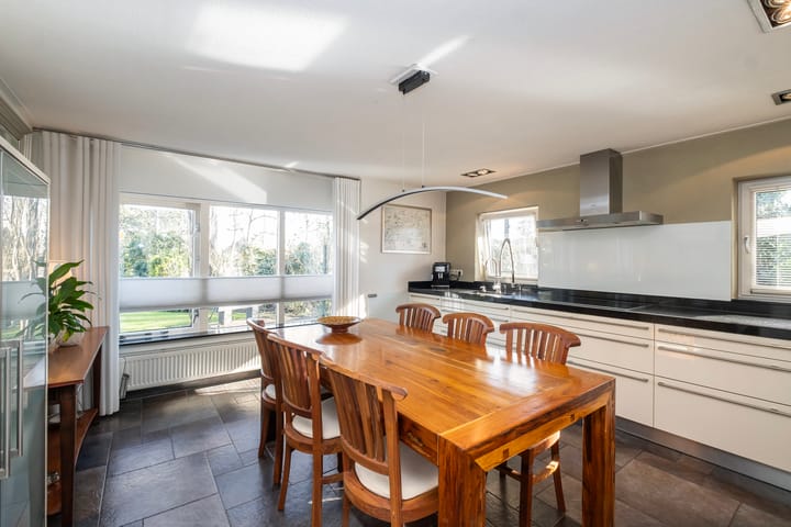 Foto 9 van Larenseweg 38