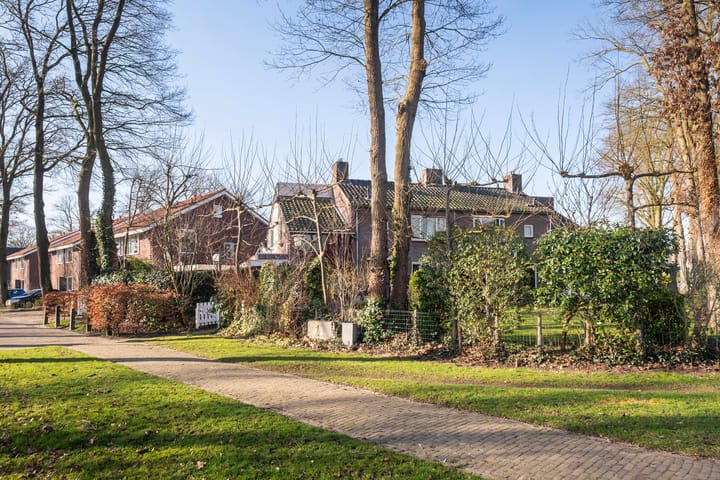 Foto 33 van Larenseweg 38