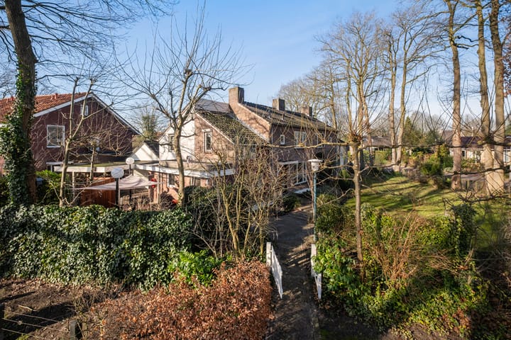 Foto 35 van Larenseweg 38