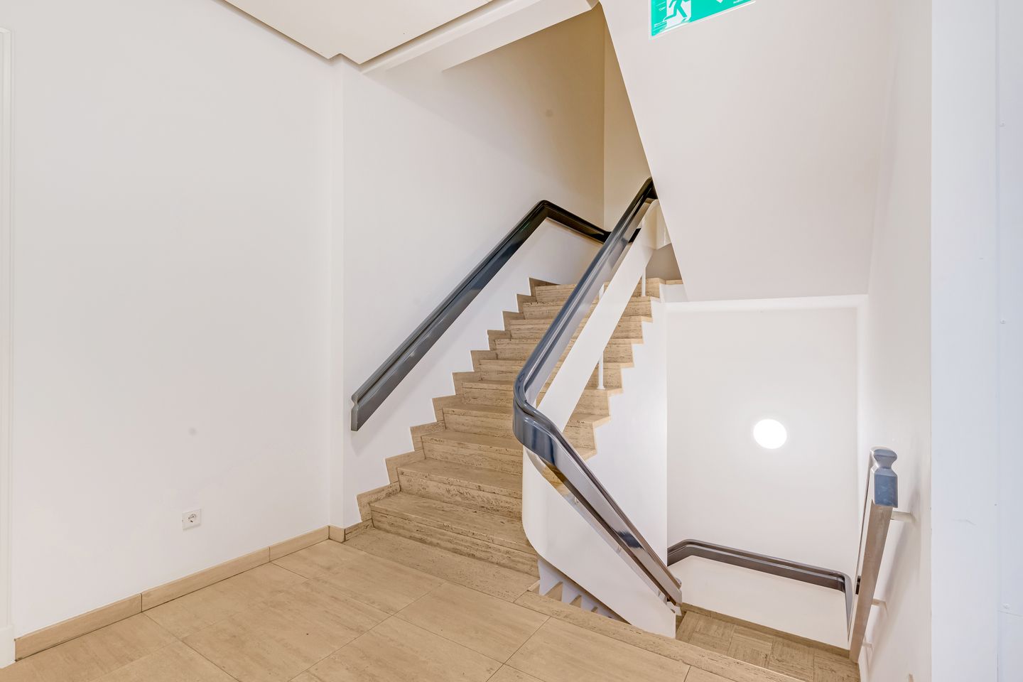 Photo 4 of Langebrug 12-B4