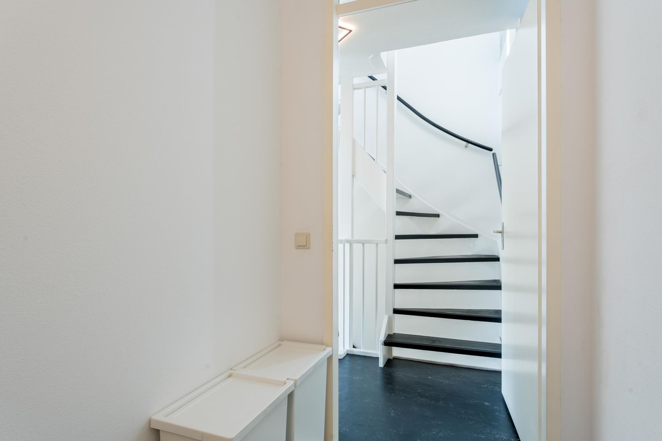 Photo 33 of Laan van Wateringse Veld 967