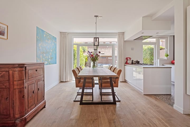 Foto 15 van Jan van Heelustraat 15