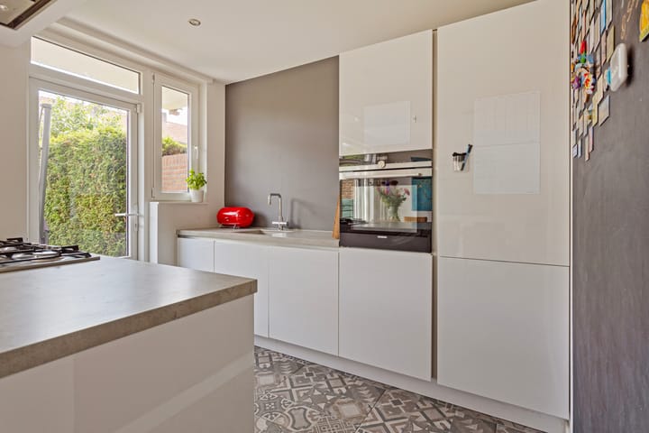 Foto 16 van Jan van Heelustraat 15